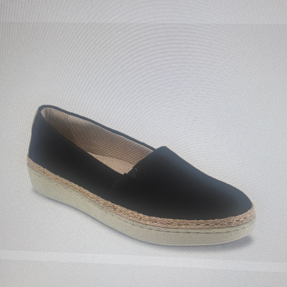 NWOB Trotters Accent Espadrille Slip On. Size 9 W
